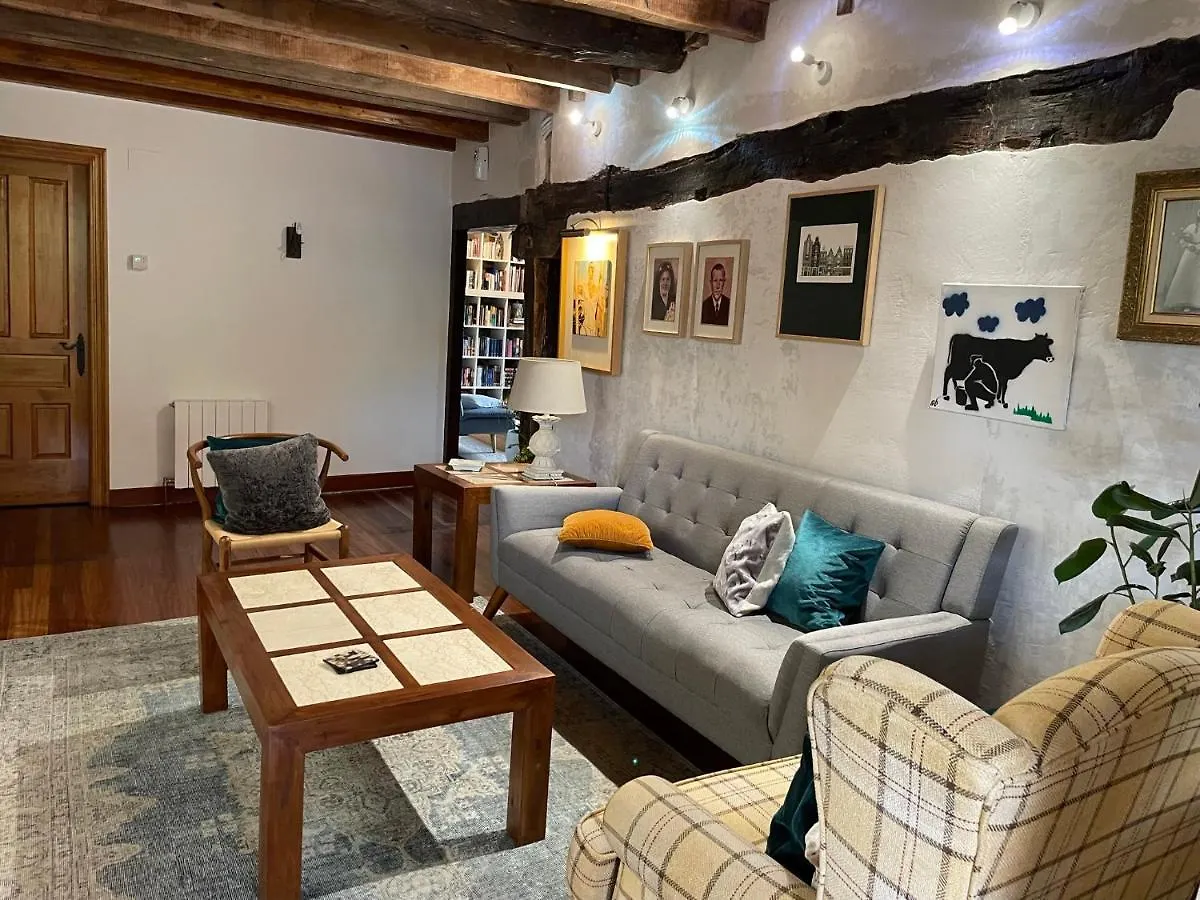 Vitori'S House Tourist Accommodation Ahedo